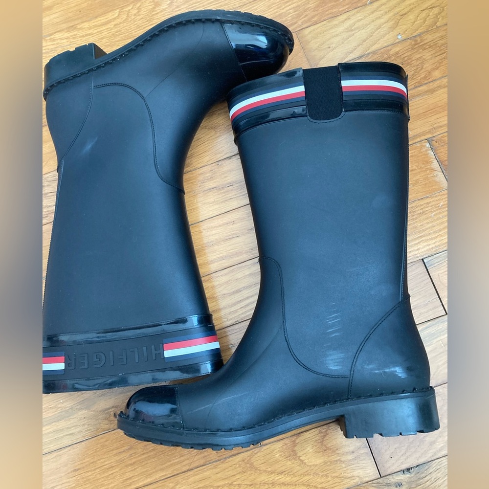 Tommy Hilfiger Talisa rain boots size 8